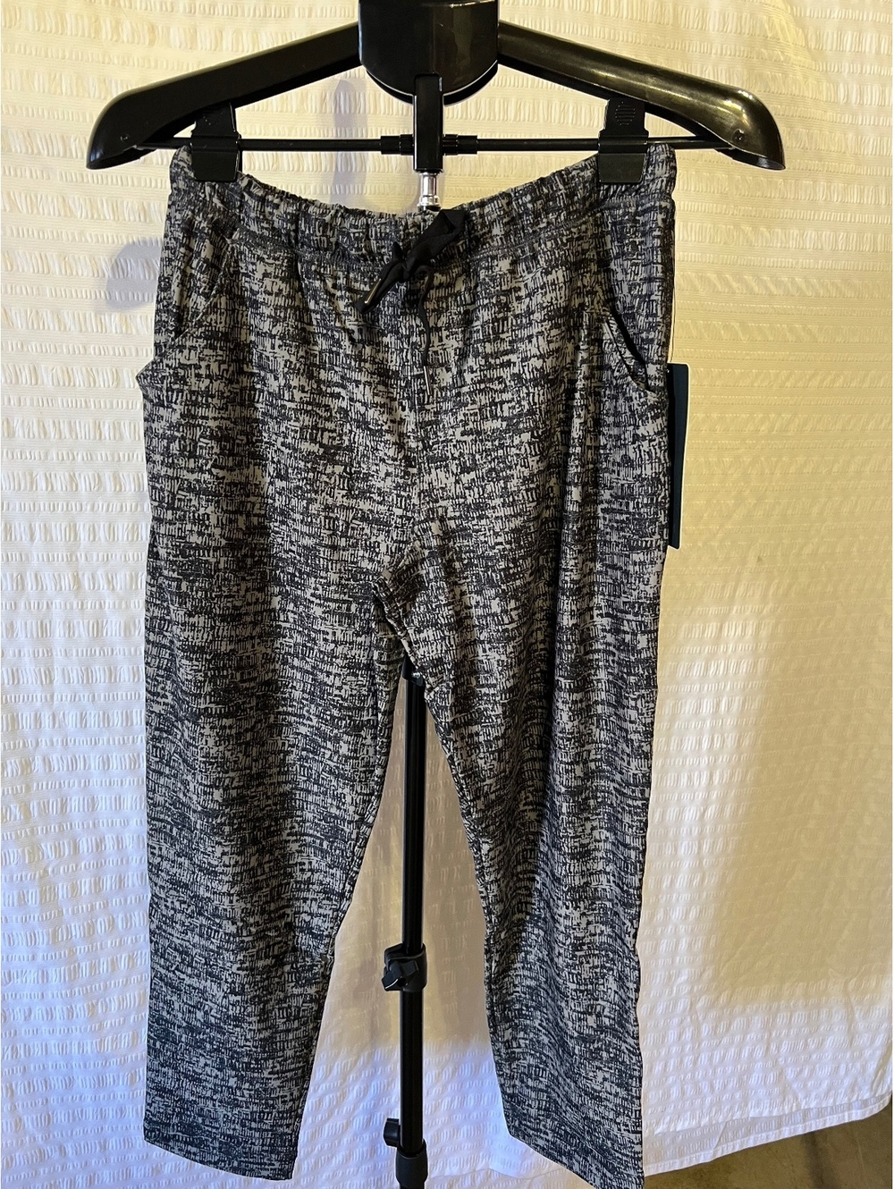Scorpio Sol Sz Sm Joggers NWT